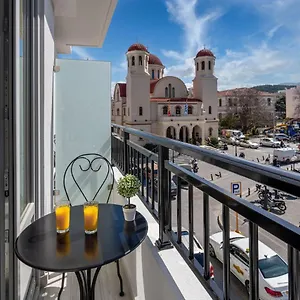 κάντε κράτηση εδώ