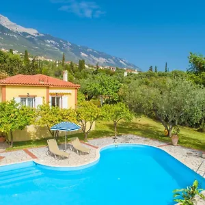 Russa Dionisis Villa Trapezaki (Kefalonia)